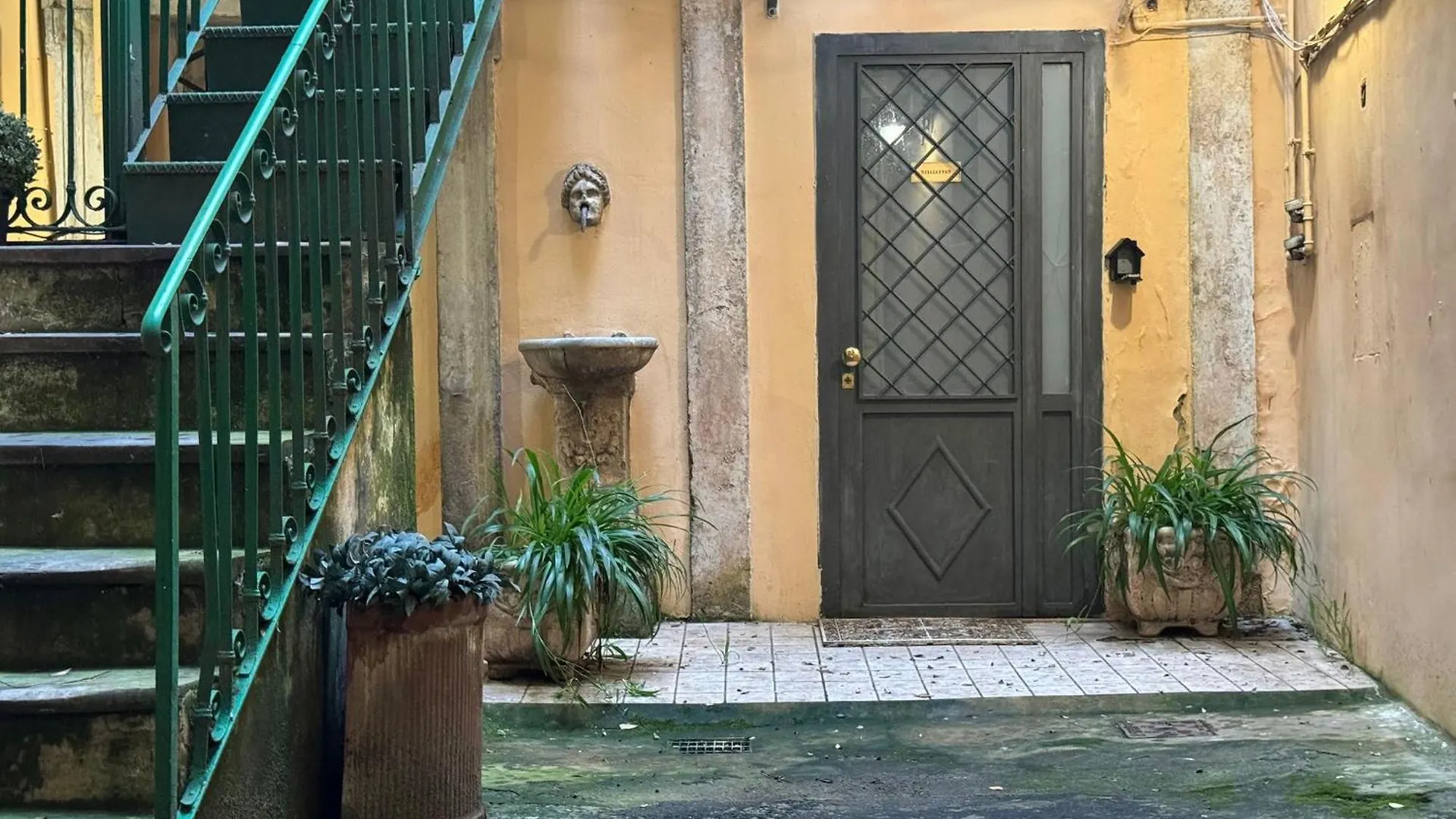 In Ancient Rome Apartment 0*,